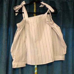 A New Day Size M top with bows